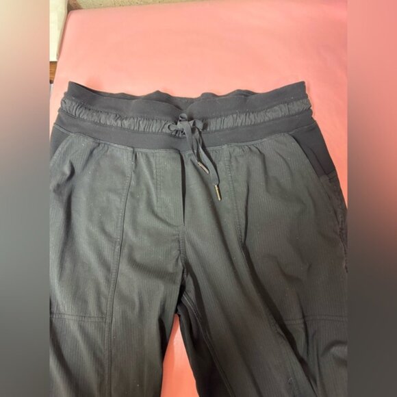 Lululemon dance studio Mid Rise Pant Black - Picture 5 of 7